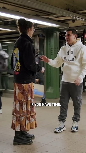 Sketching & interview a random guy! | Rodrigues Fan