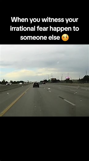 Tire falling off on the highway 🥴 #fear #driving #car #tire #dashcam #colorado #denver #accident #caughtoncamera #tiktok #tik #tok #tt #foryou #foryoupage #fyourpage #viral #virall #viraltiktok