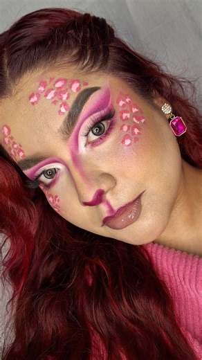 𝑭𝒆𝒓𝒏𝒂𝒏𝒅𝒂 𝑯𝒆𝒓𝒏á𝒏𝒅𝒆𝒛★⁵ on Instagram: "𝑭𝒐𝒍𝒍𝒐𝒘 @feerxhv 𝒇𝒐𝒓 𝒎𝒐𝒓𝒆 𝑷𝒊𝒏𝒌 𝒍𝒆𝒐𝒑𝒂𝒓𝒅💗🐆 . . #leopard #leopardprint #leopardmakeup #tutorialmakeup #creativemakeuplook #reelmakeup #artisticmakeup #fullfacemakeup #makeuplover #maquillaje"