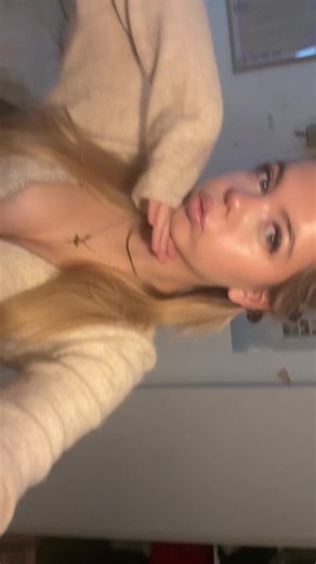 Detaljeret makeup tutorial for skandinavisk skønhed