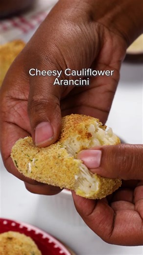 Cheesy Cauliflower Arancini: A Delicious Dinner Idea