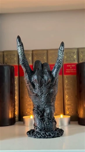 Baphomet Hand Horns von Nemesis Now – okkulte Dekofigur