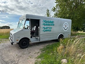 Chevrolet P30 step van/ street food vogn