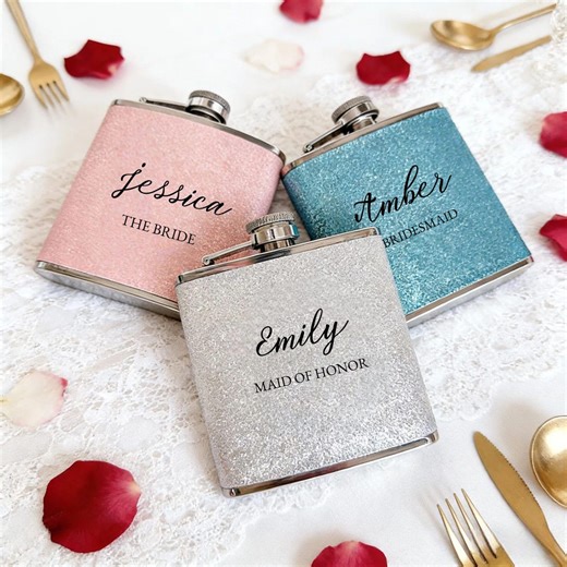 Custom Bridesmaid Flask, Personalized Women Flask, the Bride Women's Flask, Bridesmaid Gift, Maid of Honor Flask, Custom Flask for Girl Trip - Etsy Canada