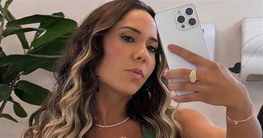 Mulher Melão rebate críticas e explica performance no samba: 'Mais comportada'