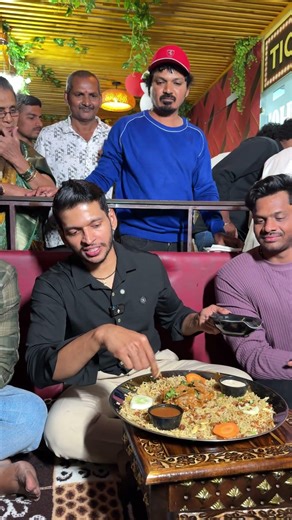 టాలీవుడ్ మంది కి వచ్చిన పుంజు బ్రో 😋👌 #streetfood #foodblogger #roadsidefood #foodlover #foodvideo