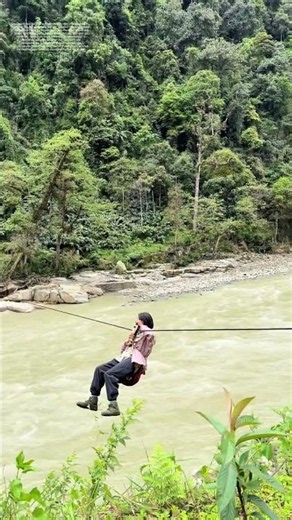 Seil über den Fluss: Wie eine Frau in den Bergen Mobilität neu definiert