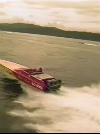 WHITE HEAT X CASTROL EXTREME CARIB GREAT RACE 2001 #greatrace #trinidadandtobago #caribbean #trinitiktokers🇹🇹🆙️🔥 #powerboat
