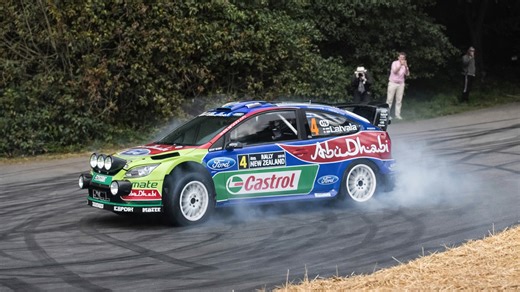 Loud Ford Focus RS WRC drifts through Goodwood