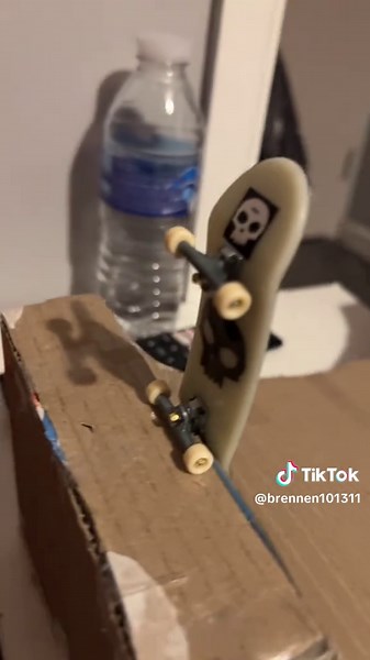 Half pipe🥶#fyp #fingerboard #techdeck #halfpipe