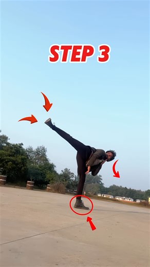 saizz khan__ on Instagram: "🤯 #Silat #kickboxingtraining #kickboxing #PowerKick #martialartslife #Fitness #Training #Shorts #short #shortshorts #tutorial #reels #trendingreels #tréning #gymgirls #gymgirl #woman #selfdéfense #workout #muaythai #muaythailifestyle #muaythaiboxing #muaythaifight #action #fighter #fighters #viralreels #indtagram 🥋 #usa #india"