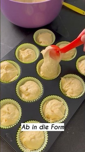 Cupcakes with creamy topping | Recipe from Volume 2 – Delicious baking ideas for children