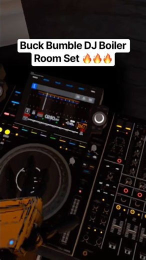 Buck Bumble Boiler Room set goes crazy 🔥💯 #shorts #reels