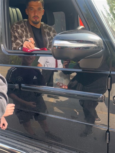 ⚫️⚪️ uzun süredir kaleci arayışında olan beşiktaş Altay Bayındır İle anlaşmaya çok yakın Pyuncu Beşiktaş'a sıcak bakıyor. #transfer #altaybayındır #beşiktaş #manu