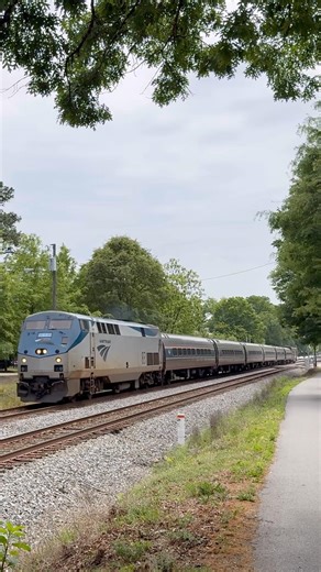 Amtrak P080-02 Crusing through Ashland VA with a small hornshow