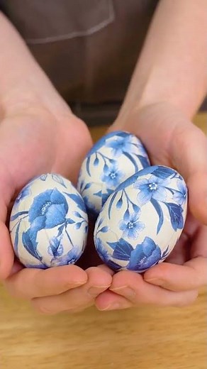 Decoupage your Easter Eggs with Mod Podge #plaidcrafts #easter