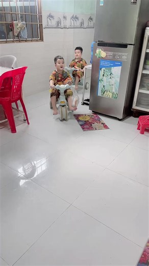 Mẹ ngủ gì mà giữ vậy
