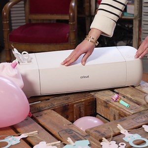 Inspírate, empieza a crear y ¡deja que Cricut haga el resto! Descubre infinitas posibilidades de crafting con la ayuda de nuestras máquinas de corte inteligentes. | Cricut | Facebook