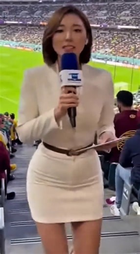 "Camera Catches Everything!"😂#reporterfail #reportercomedy #funnyshorts #aishorts #comedyshorts