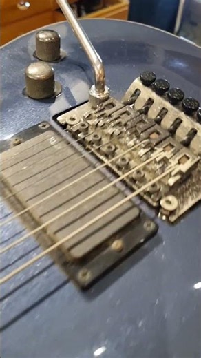 Schecter Hellraiser Deluxe — Weight, Dark Aesthetic, and Brutal Metal Tone
