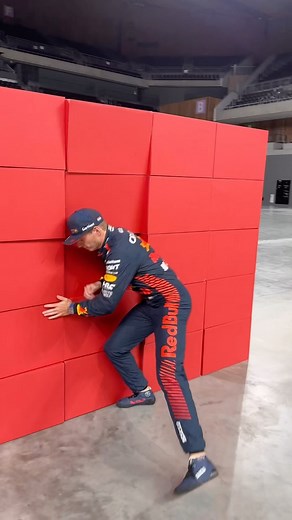 We interrupt this interview to bring you… 💥 #F1 #RedBullRacing #JapaneseGP | Oracle Red Bull Racing