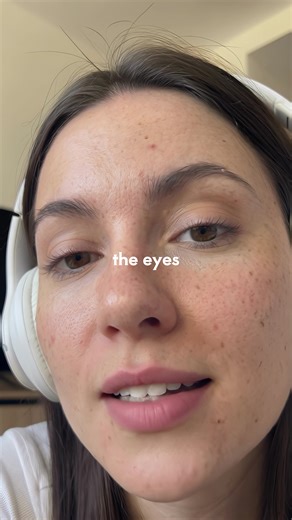 👉 Everything you need is in my bio This is an ultra-realistic AI video. Natural skin, lifelike motion, cinematic presence — all generated with AI tools. The base image was created using Nano Banana Pro, then animated with Kling3.0 to push realism even further. No camera. No actor. Just next-gen AI image and video generation. 👉 Prompts full step-by-step tutorial are available in the link in my bio. Save this — AI realism is getting insane.