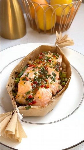 30 minute Parchment Baked Salmon!
