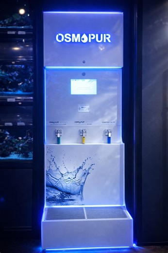 💧 NOUVEAUTÉ CHEZ BOTANIC 💧 Nous avons installé en magasin une station d’eau osmosée et minéralisée Osmopur, spécialement pensée pour les aquariums. 👉 À quoi ça sert ? L’eau osmosée est une eau ultra purifiée (grâce à l’osmose inverse) : ✔️ très pauvre en calcaire ✔️ sans chlore, nitrates, métaux lourds ✔️ idéale pour recréer une eau adaptée à vos poissons et plantes aquatiques Elle permet de : 🐟 ajuster les paramètres de l’eau (GH, KH) 🌱 protéger les plantes fragiles 🫧 offrir un environnem