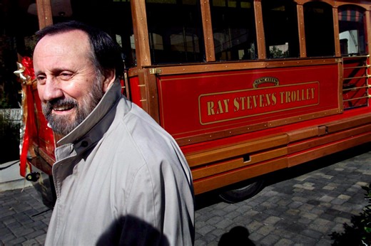 Ray Stevens suffers broken neck in fall. What to know about the country Hall of Famer