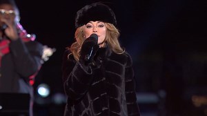 66K views · 3.3K reactions | She impresses us very much!  Shania Twain gives a show-stopping performance in this sneak peek from the National Christmas Tree Lighting: Celebrating 100 Years premiering Sunday after 60 Minutes on CBS. | CBS | Facebook