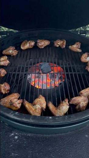 Crispy Chicken Wings on the Big Green Egg (Vortex Method) #bbq #smokedmeat #food #bbqmeat