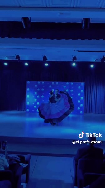 Folklor de El Salvador: Aprende a Bailar Cumbia