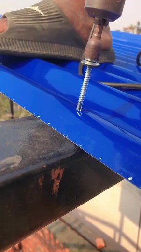 Ngày lễ cũng làm bình thường nhé các bác #hitechcompany #nhaxuongxanh #nhaxuong #baotrinhaxuong #suachuanhaxuong #kcnyenbinh #kcnxuanphuong Đơn vị sửa chữa nhà xưởng KCN Xuân Phương | Đơn vị sửa chữa nhà xưởng KCN Xuân Phương