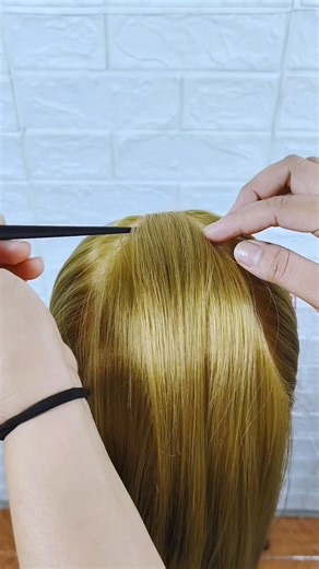 Easy French Braid Tutorial #easyhairtutorials #hairstyling #hairtutorial #hairstyletutorial #hairstylevideo #easyhairstylesforgirls #hairstyleideas #hairstyle #frenchbraids #foryouシ #braidstyles #braids #fypシ | Ma Esther Azarcon Longcayana