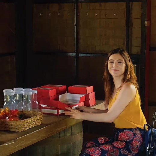 Cowo ini calon pastor yg lagi liburan lalu jatuh cinta sama tour guide nya sendiri tapi hubungan mereka ga berhasil karna cowonya harus milih antara cinta atau keyakinannya💔 #barbieimperial #carloaquino #filipinomovie