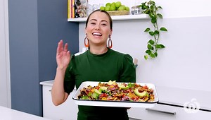 18K views · 97 reactions | Do you need inspriation for a dish that's nacho average recipe? 樂 Then join Tam as she shows us how to make these delicious healthier cauliflower nachos that's sure to impress the whole family  Click the link to view the full recipe: https://www.woolworths.com.au/shop/recipes/healthier-cauliflower-nachos | Woolworths | Facebook