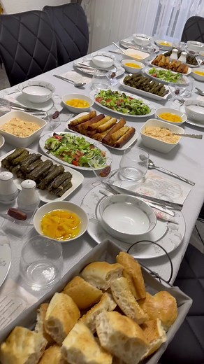 Iftar Dinner Table Setting Ideas for Ramadan 2023