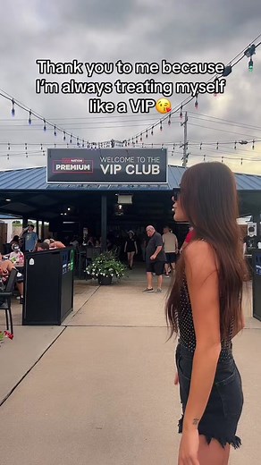 VIP Club Experience at Hollywood Casino Amphitheatre