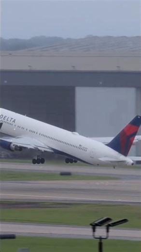 Delta 767-300 Departure from ATL to Anchorage! ✈️