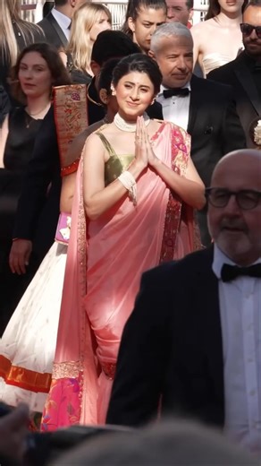Cannes च्या रेड कार्पेट वर अंकिता वालावलकर ‪@KokanHeartedGirl‬