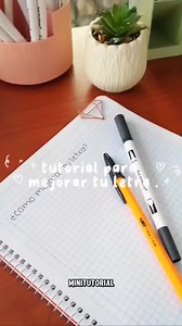 INFO ACTUALIZADA SOBRE MIS CUADERNILLOS!!!! LES TRAJE 2 CUADERNOS MÁS ESPECIALMENTE PARA NIÑOS DE PREESCOLAR 👧🏻🎒📚 para reforzar su aprendizaje 🧠🙌🏻 ideales para todas las mamis, papis y maestros que les sea muy útil el material 💖 💖Y los dos cuadernillos de siempre de caligrafía y lettering está vez con plantillas extras de regalo 🎁 de horarios escolares, portadas y también ideas de gamas de colores 🌈 Manejo 4 cuadernillos en PDF descargables y listos para imprimir, en cada foto viene d