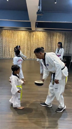 Taekwondo basic kicks for white belt holders #kukkiwon #teakwondolifestyle #martialarts