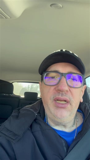 Who has the best hot dog in Chicago? Today I was at Gene and Jude’s #lorenzo #chicago #hotdogs #fyp #viral