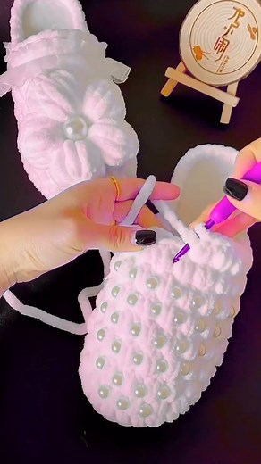 48K views · 56 reactions | ‍♀️‍♀️Great Crochet Slippers Tips  #crochetlove #wecrochet4u #DIY #artist #embroidery #tutorial #patterns #knitting #crochet #knit #handmade #crocheting #reelsfb #facebookreels #coils #fbreels #tunisiancrochet #crafts​​ #reels #crochetaddict #yarn #sewing #diycrafts #crochetersofinstagram #diydecor #diy #knittingaddict #crochetando | We Crochet 4U | Facebook