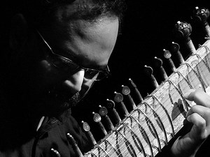 Concert musique classique indienne SUBRATA DE Maître sitariste (New Delhi)   NAMASTE Gujan Mestras at Salle municipale 14 allée Montaigne Gujan Mestras 33470, Bordeaux on 14th October, 2023