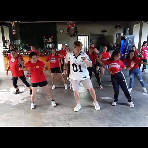 Zumba Class / Timog Bar #zinrebzasistio #zumbafitness #goodvibes #danceclass | Zin Rebz Asistio