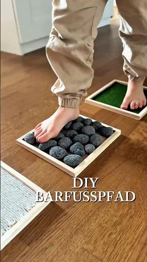 Barfußpfad für Kinder: Sensorik Play in 5 Minuten #sensoryplay #diy #kinder #spielideen #basteln