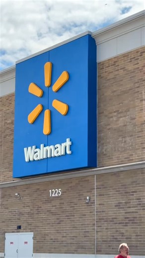 Grad party panic? Not on our watch (or yours). 👩‍🎓 Find our graduation cookies at a Walmart near you, or on the Walmart app 😚 you’re welcome besties 👯‍♂️ #walmartfinds #gradpartyideas | Bakery Bling