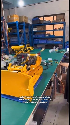 Oh the Assembly table , the JDM 575 hydraulic 1/14 scale monster bulldozer is ready to roll!!! #Rc #dozer #bulldozer #JDM #assembly #Toucanhobby #hydraulic #construction #metal | Toucanhobby RC Model
