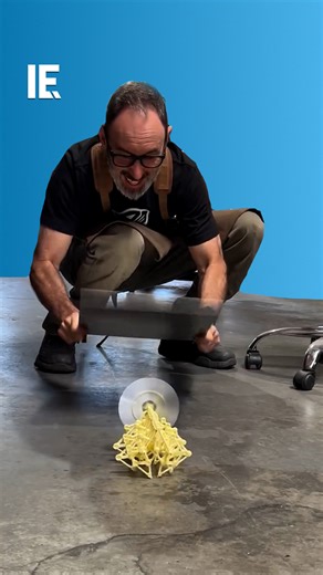 451K views · 2.9K reactions | This tiny robot can walk just through the power of a hand fan spinning its windmill!  nemomatic & theojansen_official / IG | Interesting Engineering | Facebook